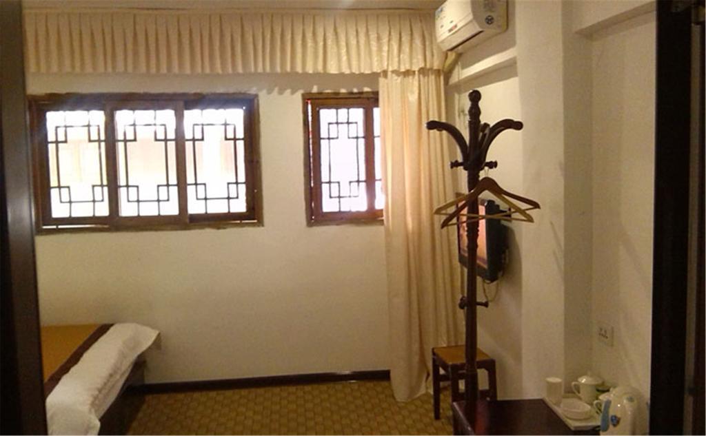 Wudangshan Yinjie Holiday Hotel Danjiangkou Ruang foto